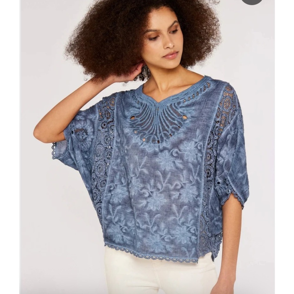 Kindred Blue Tie Dye Crochet Trim‎ V Neck Top Women's Size L